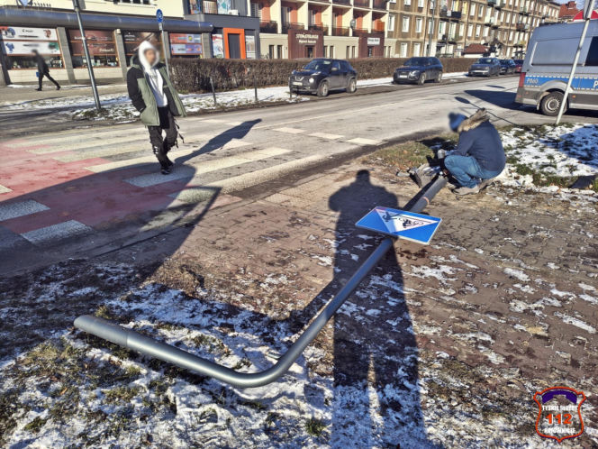 Kobieta włączyła się w Tychach do ruchu i zaczęło się piekło. Trzy samochody uszkodzone