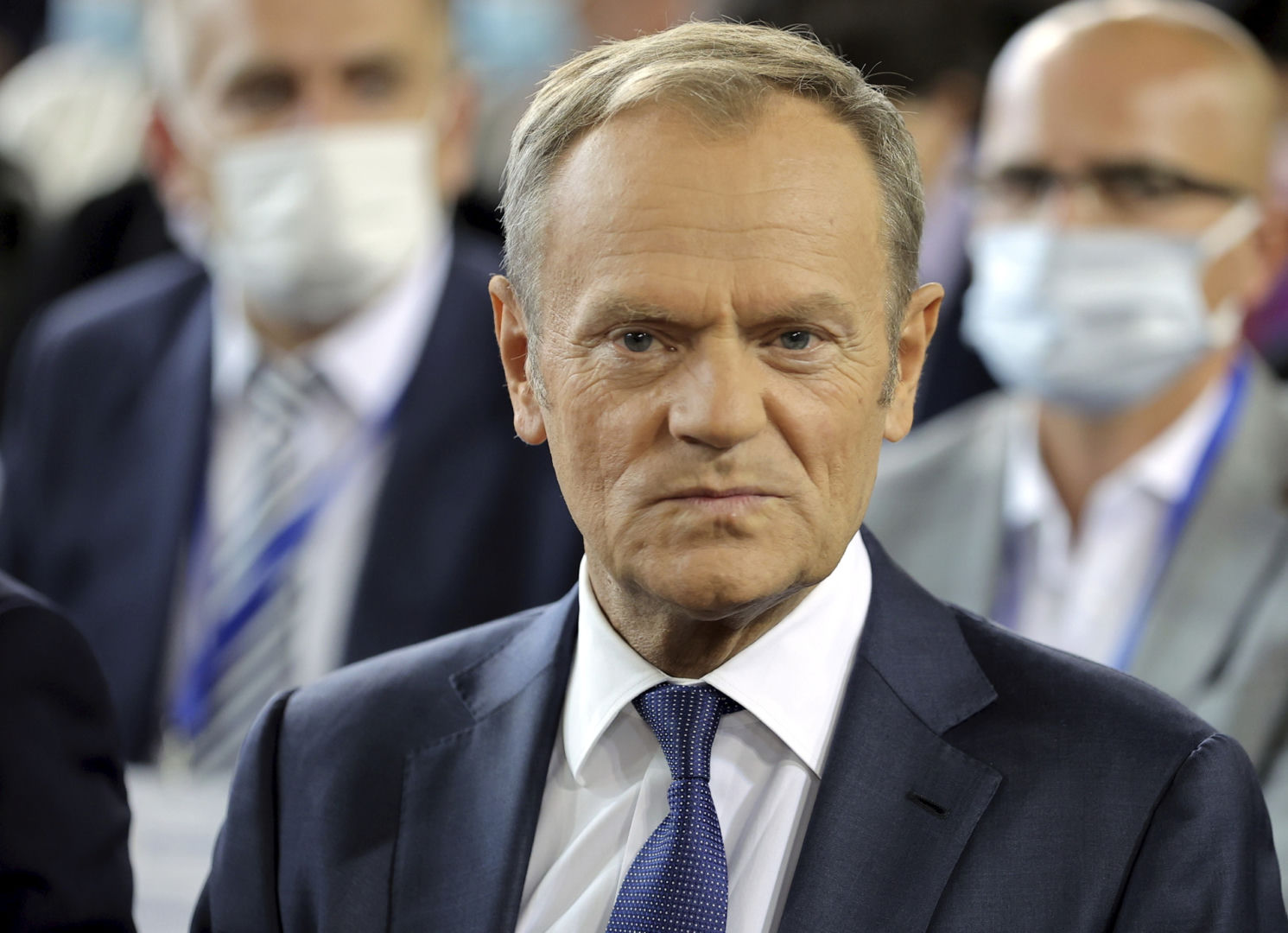 Tusk rozpoczął posiedzenie rządu. Uwagę zwrócił maleńki detal na jego marynarce