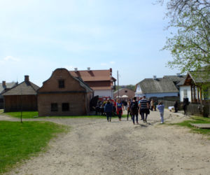 Przenieśli stuletnią remizę z Wilkowa do Lublina