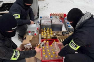 Kibice nabici w butelkę podczas skoków w Zakopanem. Służby wykryły podejrzany alkohol