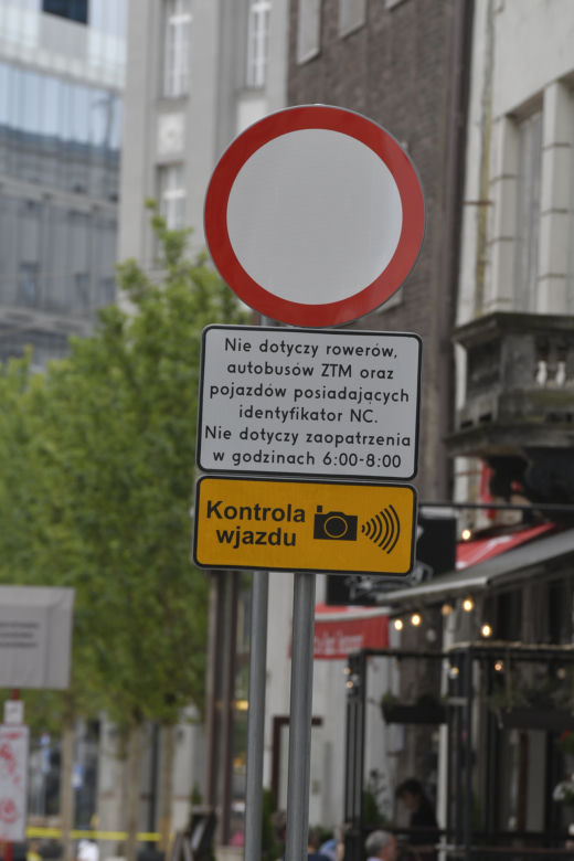 Kamery będą strzegły zakazu wjazdu na nowy Plac Pięciu Rogów. Rewolucja drogowców