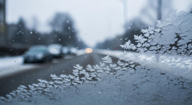 Mandat za jazdę zimą. Mało kto o tym wie, a kara to 3000 zł i aż 15 punktów!
