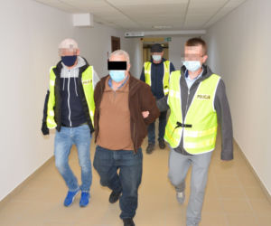 Brutalnie zgwałcił i zamordował starszą kobietę. Dorwali go po 32 latach