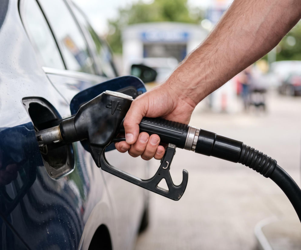 Hurtowe ceny paliw 21.09.2026. Czas na oddech dla kierowców w cieniu drogiej ropy