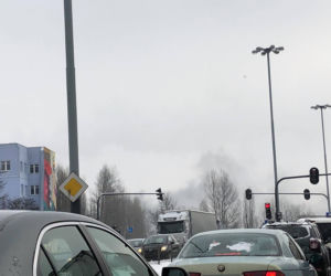 Pożar na Bałutach! Ogień w hali, w której składują podpałkę do grilla!