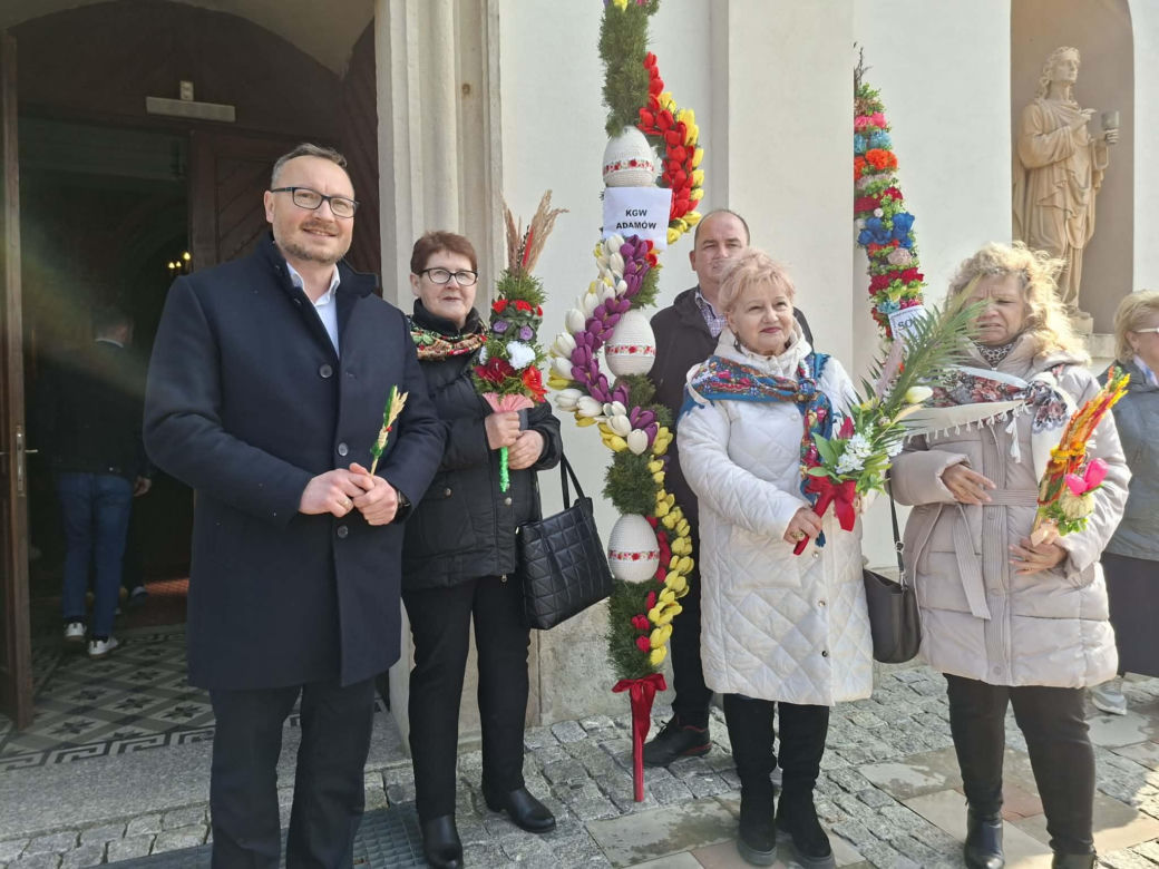 Niedziela Palmowa 2026 w gminie Brody. Barwna procesja i rekordowe palmy w Krynkach