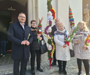 Niedziela Palmowa 2026 w gminie Brody. Barwna procesja i rekordowe palmy w Krynkach