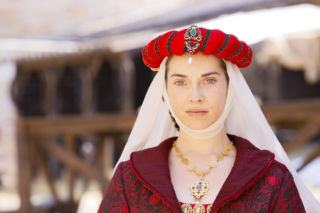 Baby boom w polskim show-biznesie. Gwiazda seriali TVP pokazała ciążowe krągłości