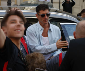 Robert Lewandowski we Wrocławiu. Przed hotelem czekały setki fanów