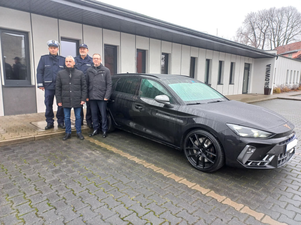 Posypały się pierwsze mandaty. Policja z Leszna ma nowy nieoznakowany radiowóz