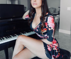Lola Astanova. Najseksowniejsza pianistka świata