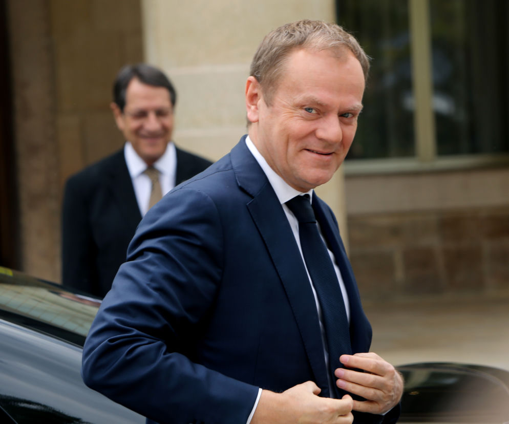 DONALD TUSK VS. JACEK SARYUSZ-WOLSKI.