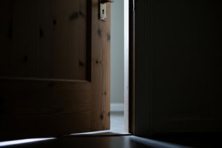 35-latek zabarykadował się w Lęborku. Dlaczego przetrzymuje kobietę?