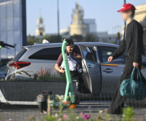 Daniel Martyniuk ładnie się bawi w Warszawie. Mamy fotki