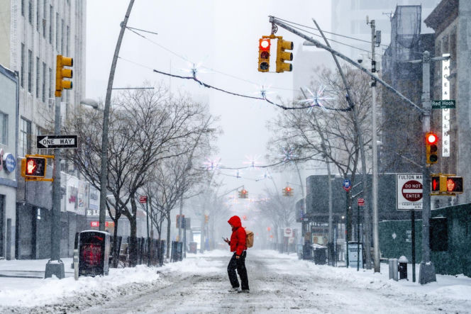 Ofiary śmiertelne, milion ludzi bez prądu w USA! Burza śnieżna atakuje
