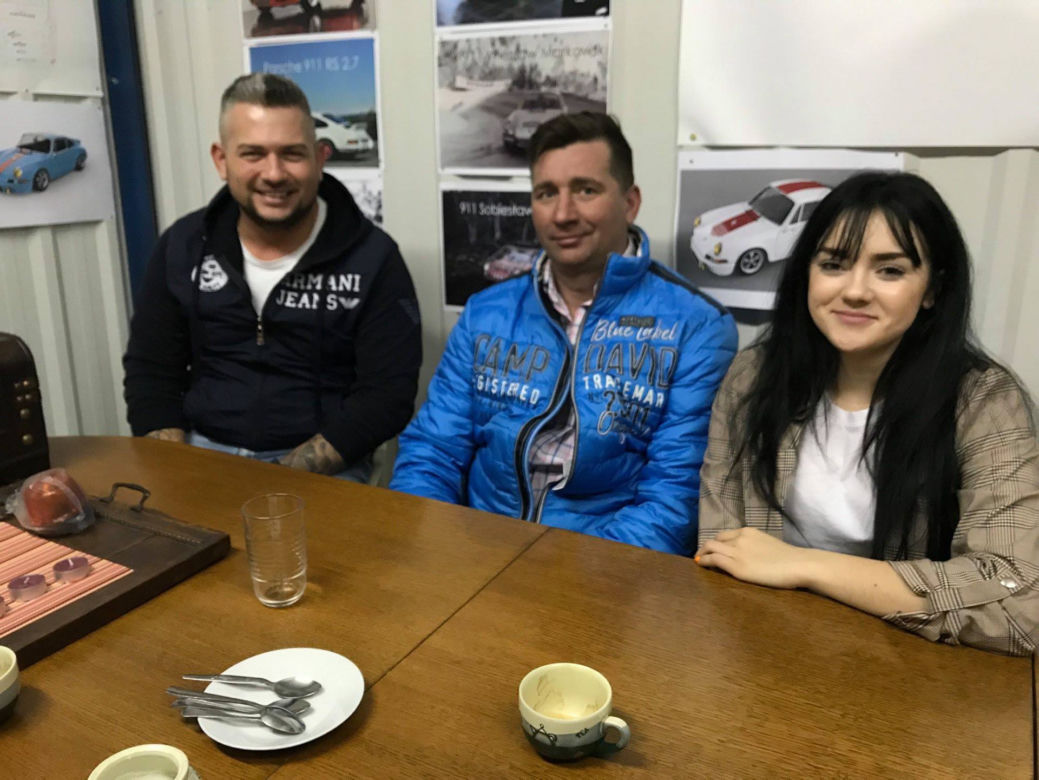 Dziewczyna bez ręki zostanie mechanikiem
