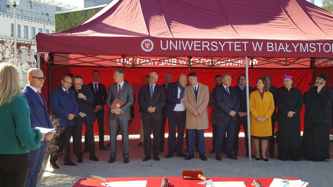 Białystok. Budowa biblioteki UwB i obserwatorium astronimicznego z planetarium