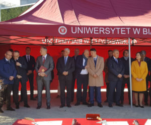 Białystok. Budowa biblioteki UwB i obserwatorium astronimicznego z planetarium