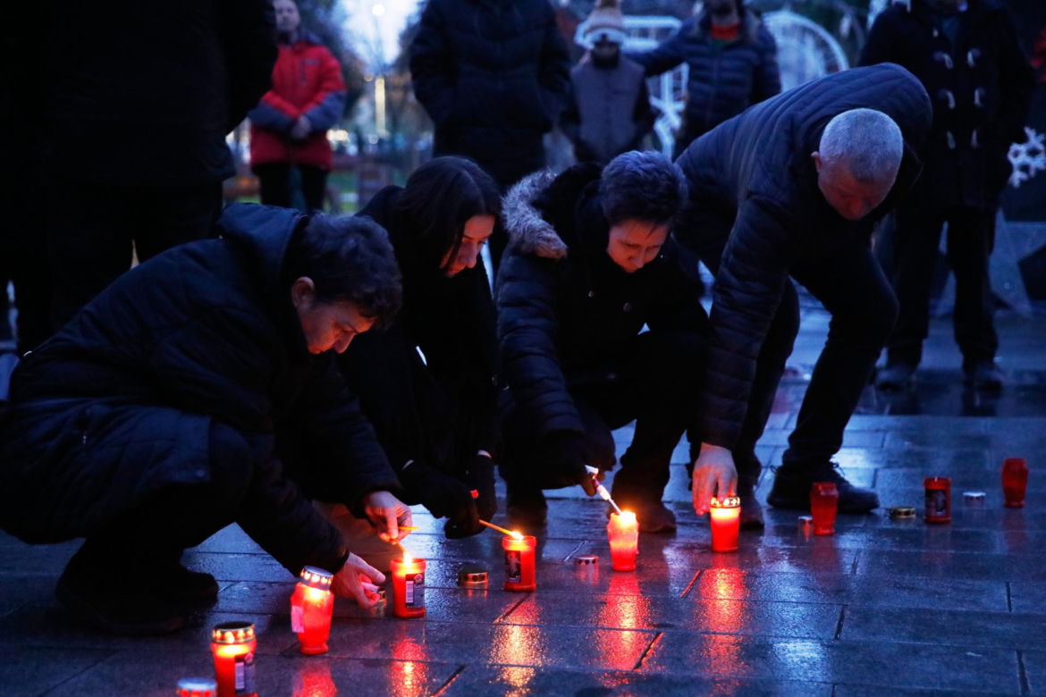 Szokująca decyzja sądu po pożarze w Szwajcarii! Nie żyje 40 osób, on chodzi wolno
