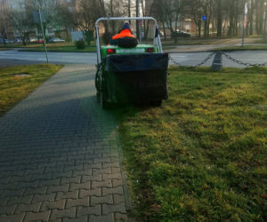 W tym roku zima nie zaskoczy drogowców! Wyjechali na drogi… KOSIARKAMI