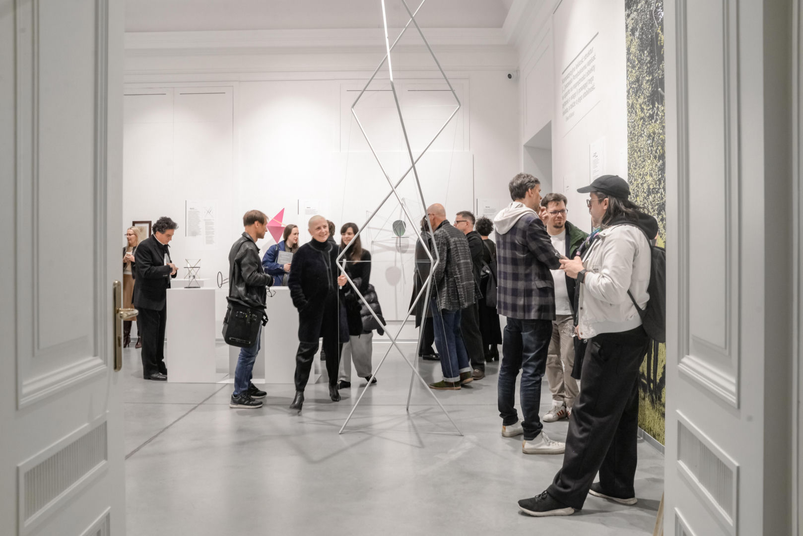 Wernisaż wystawy Jerzego Porębskiego „I cóż z tego, że świat wisi na włosku?”