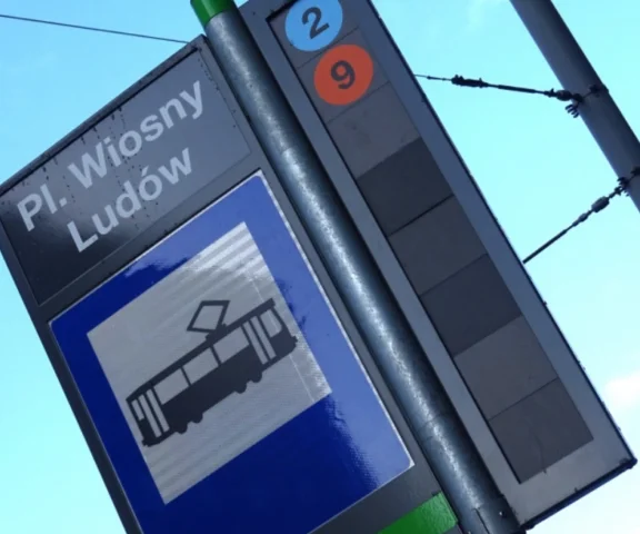 Spór o wiaty przystankowe. Radny mówi o stratach, MTP odpowiada: inwestycja nadal się opłaca