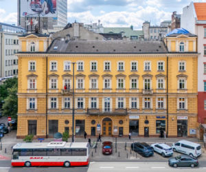 Południowa pierzeja Alej Jerozolimskich w centrum Warszawy