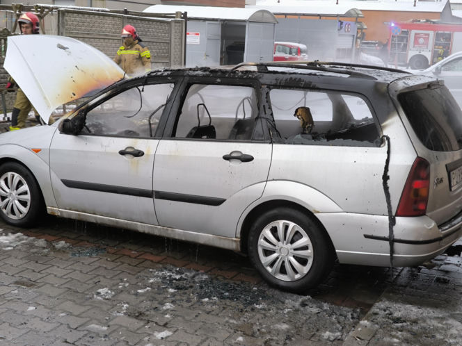 Pożar auta w Lesznie