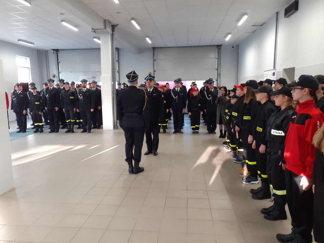 Przekazanie promes dla młodzieżowych drużyn strażaków ochotników w KM PSP w Siedlcach
