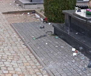 Łomża. Wypili i zaczęli szaleć na mieście. Nie uszanowali nawet CMENTARZA