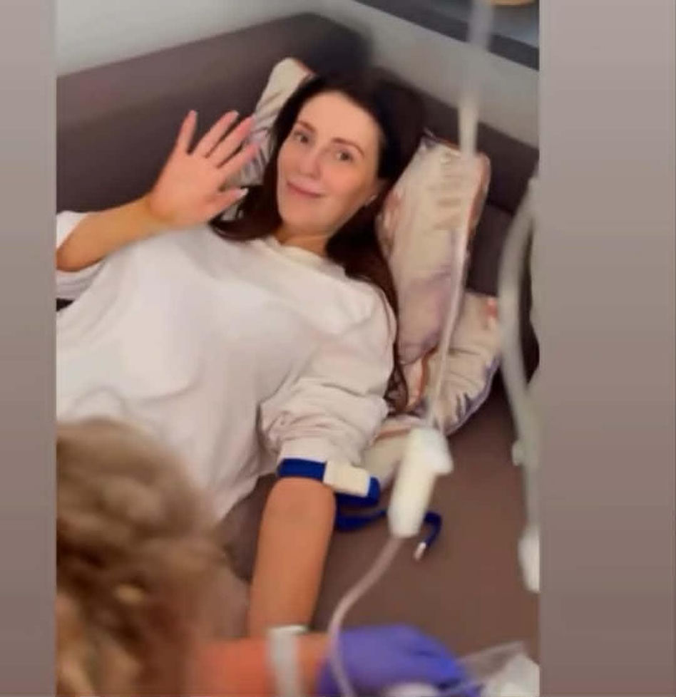 Ciężarna Dominika Serowska z kroplówką w dłoni. Co się stało ukochanej Hakiela?