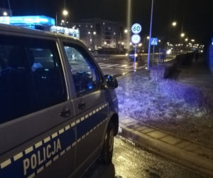  Ostrołęka: Wyhamował dopiero 10 metrów za pasami! Było już za późno! [ZDJĘCIA]