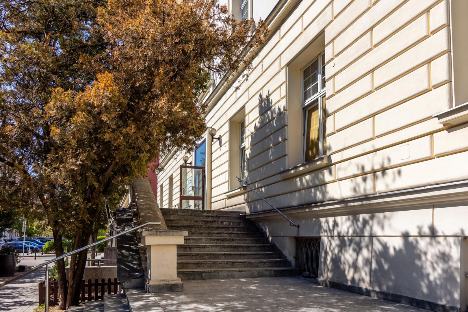 Foksal 10 w Warszawie