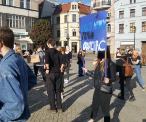Protest w Grudziądzu, przeciwko agresji i dyskryminacji rasowej w Ameryce