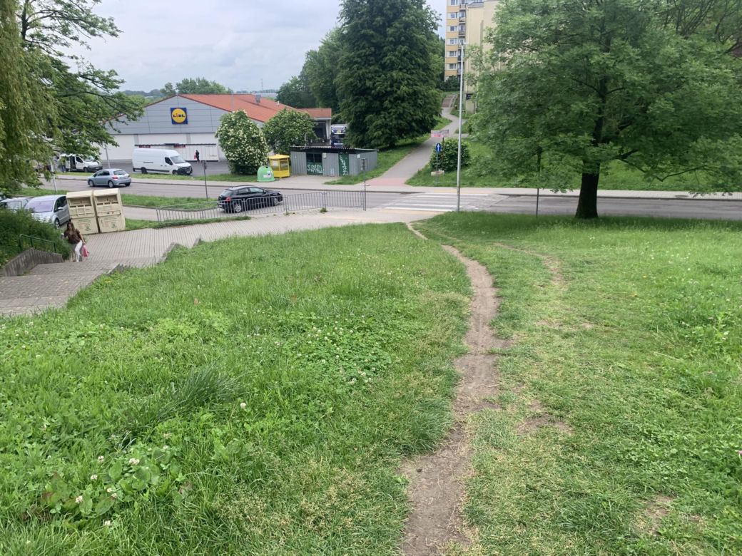 Schody dzielą ścieżkę rowerową. W internecie pojawiła się dyskusja na temat lubelskiej infrastruktury 