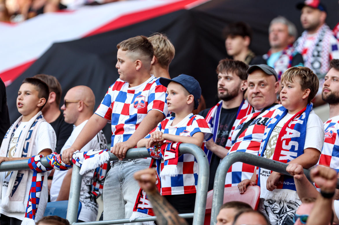 Zobaczcie zdjęcia kibiców z meczu Górnik - Fenerbahce i krótkie podsumowanie środowego spotkania na se.pl