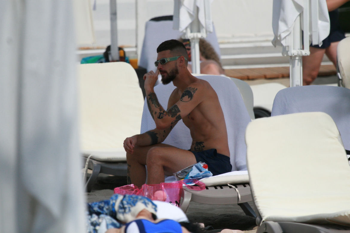  Bartosz Bereszyński i Mateusz Klich smażą się na plaży
