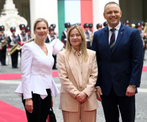 Marta Nawrocka zadała szyku w fikuśnej marynarce! Tak się wystroiła na wizytę we Włoszech