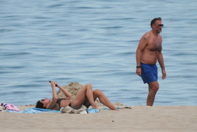 Marta Kaczyńska z mężem na plaży