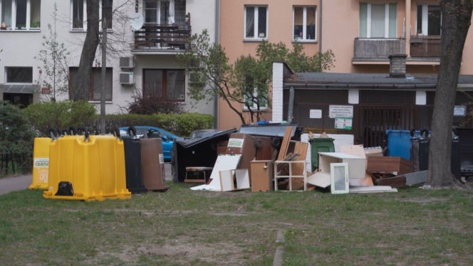 „Cały Grochów w szczurach!”. Mieszkańcy prawobrzeżnej Warszawy ponownie toną we własnych śmieciach