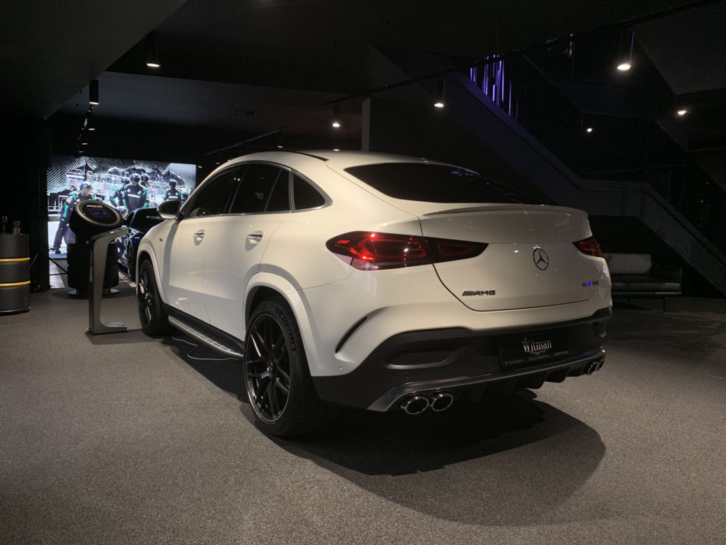 Premiery AMG w AMG Brand Center