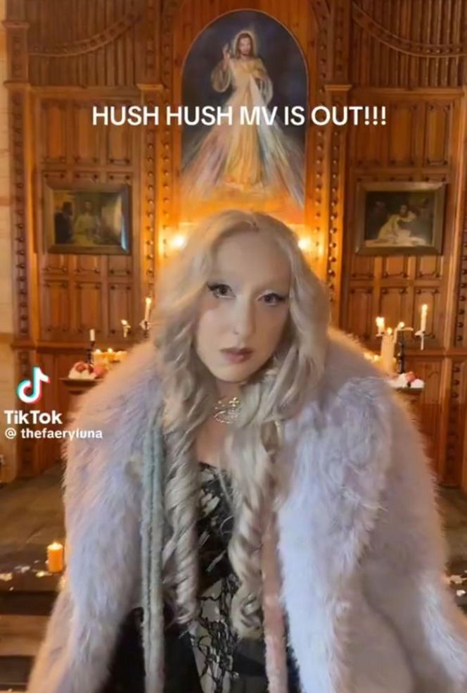 Metropolita przeprasza za zgorszenie w kościele na Mazowszu. Gwiazda Eurowizji prężyła gołe pośladki przed ołtarzem