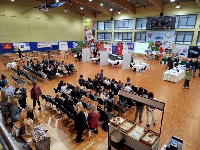 Już po raz ósmy w Siedlcach rywalizowali młodzi kelnerzy z całej Polski