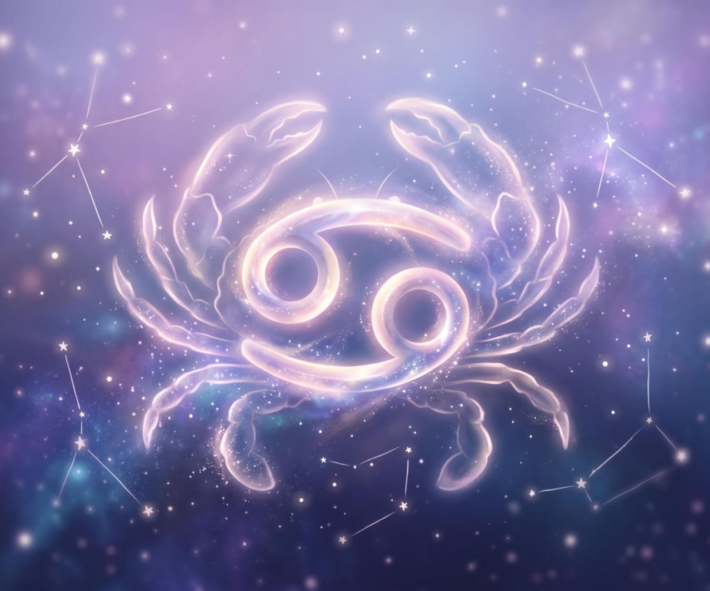Świecący symbol znaku zodiaku Raka na tle gwieździstego nieba. O horoskopie dla Raka przeczytasz w serwisie Eska.