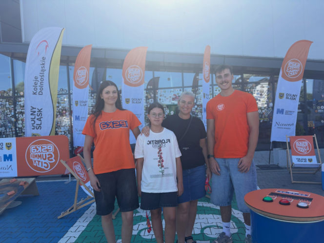 Pojazdy wszech czasów i klimat PRL-u! Ekipa ESKA Summer City wpadła do Oławy