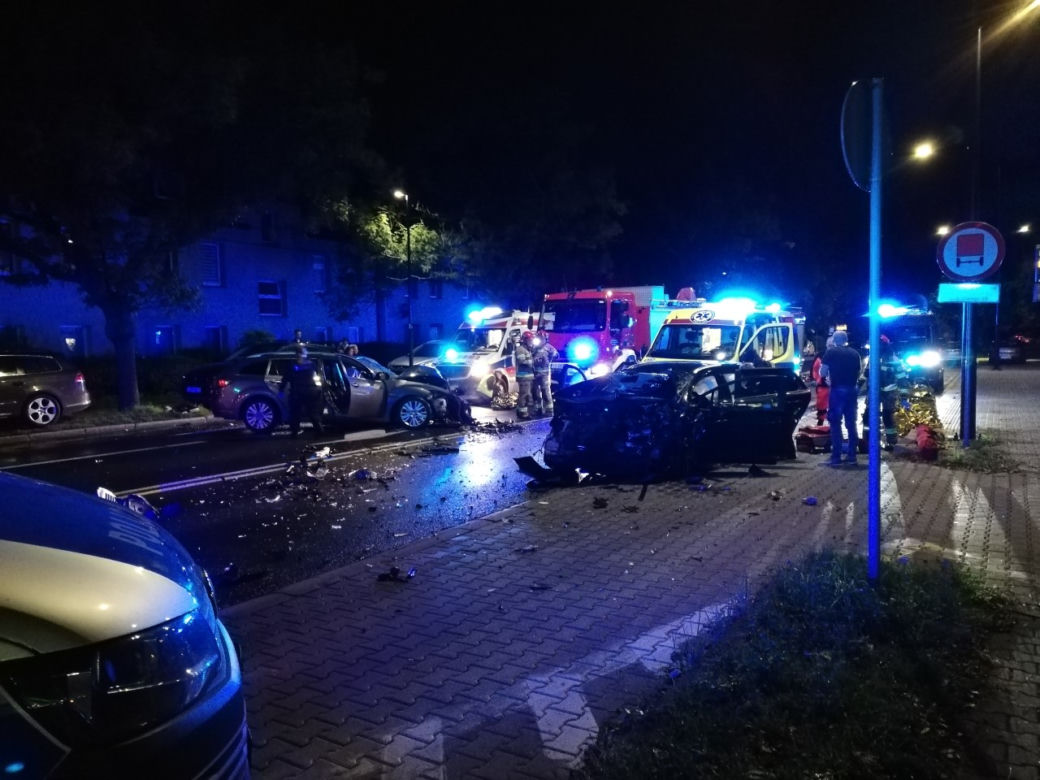 Wypadek w Gliwicach. Pięć osób ciężko rannych przy stacji BP