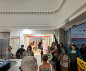 Protest mieszkańców kamienicy przy ul. Środkowej 11