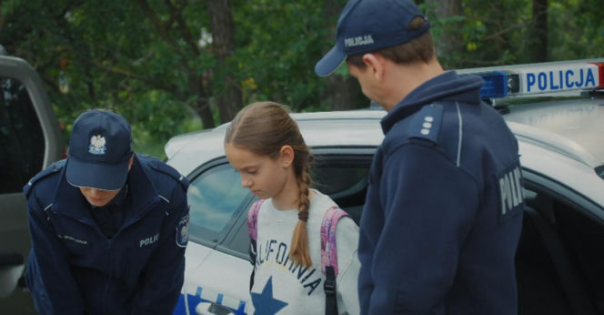 M jak miłość odc. 1894. Hania (Wiktoria Basik),  Natalka (Dominika Suchecka), Adam Karski (Patryk Szwichtenberg)