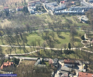 Policyjny śmigłowiec patroluje Wrocław