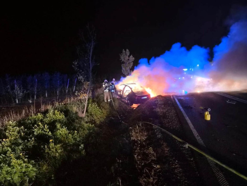 Pijany kierowca i pożar BMW na DK-63 w Suchożebrach